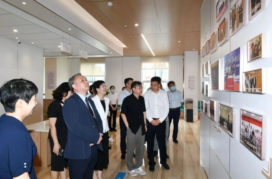 中国科学院院士王松灵教授到日照心脏病医院指导并做学术报告