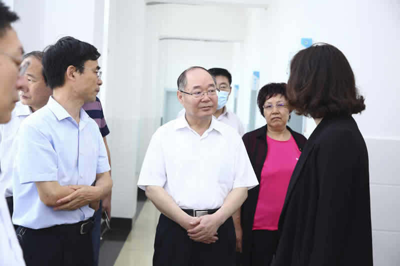 市政协来爱贝学校调研