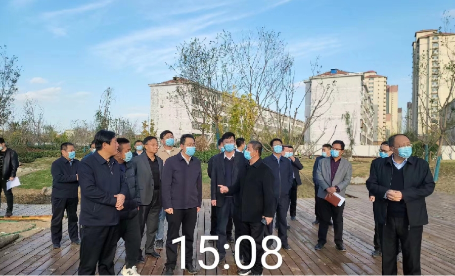 德州庆云县县长吕德山一行到瀚森园林承建项目 庆云公园现场观摩指导