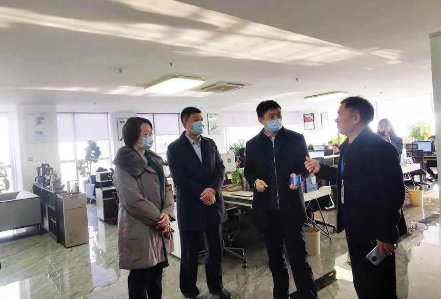 日照市中央活力区发展服务中心领导到山东华贸控股集团视察工作
