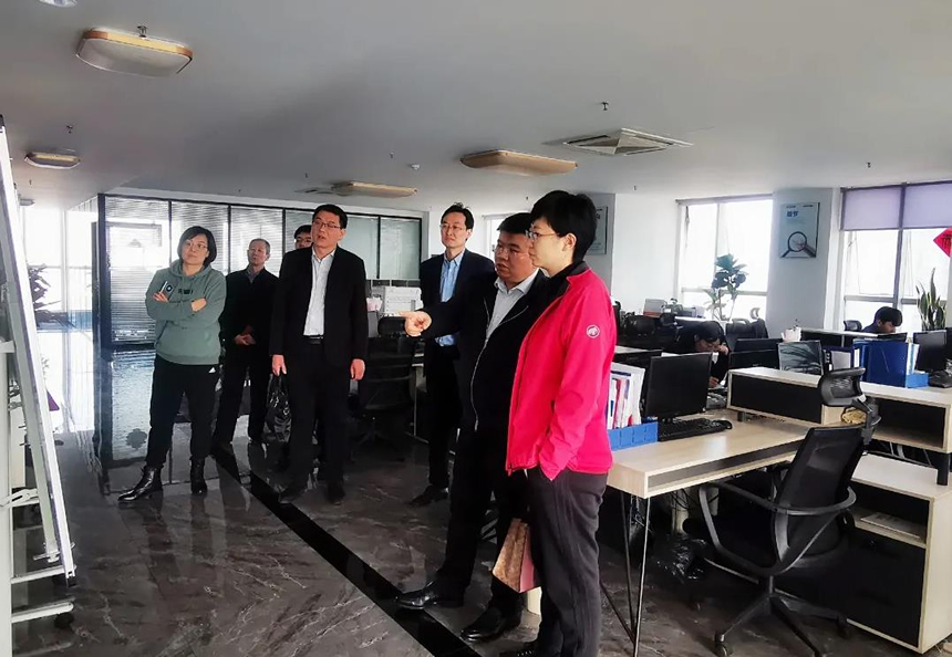 日照市商务局局长曹临一行到集团调研