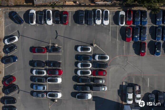 Tesla计划停车时协助训练AI　善用电动汽车算力