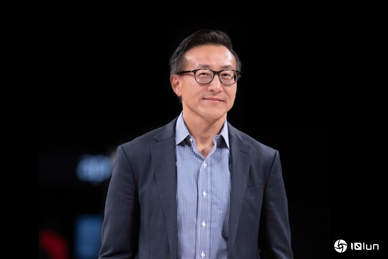 “财神爷”回归一年后：蔡崇信能拉起笨重的阿里巴巴吗？