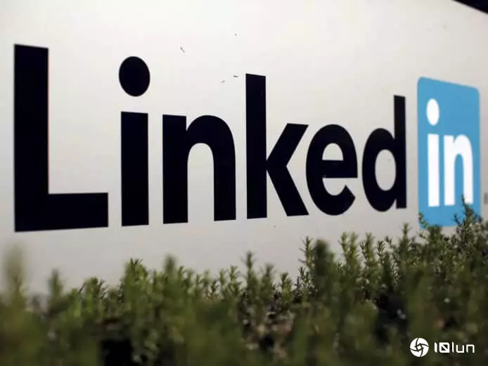 LinkedIn内容被用作训练AI　未更新使用条款先收集数据引发争议