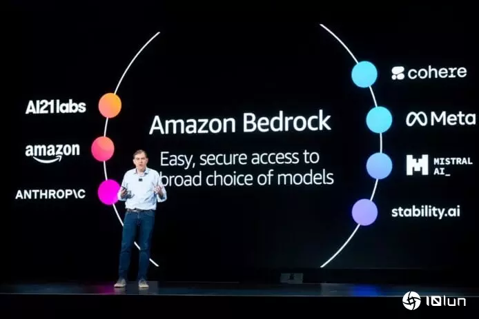 AWS使AI使用门槛大幅下降　企业采用Amazon Bedrock节省90%开支