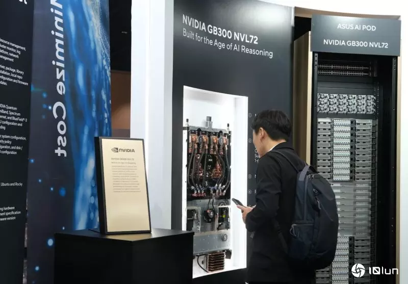 华硕AI POD服务器搭GB300 NVL72，再推桌面级AI超级计算机