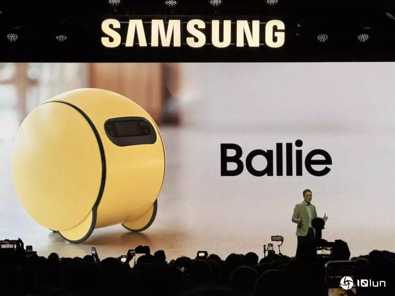 “让AI成为朋友与伙伴”，三星Ballie机器人将在今夏推出