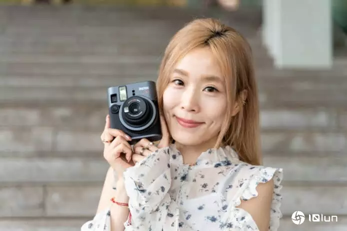 FUJIFILM instax mini 41 经典复古外形 升级近拍体验