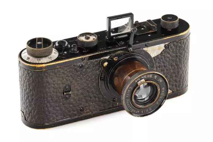 Leica 0系列112号相机亮相百年庆典拍卖会 经典相机再创拍卖新高