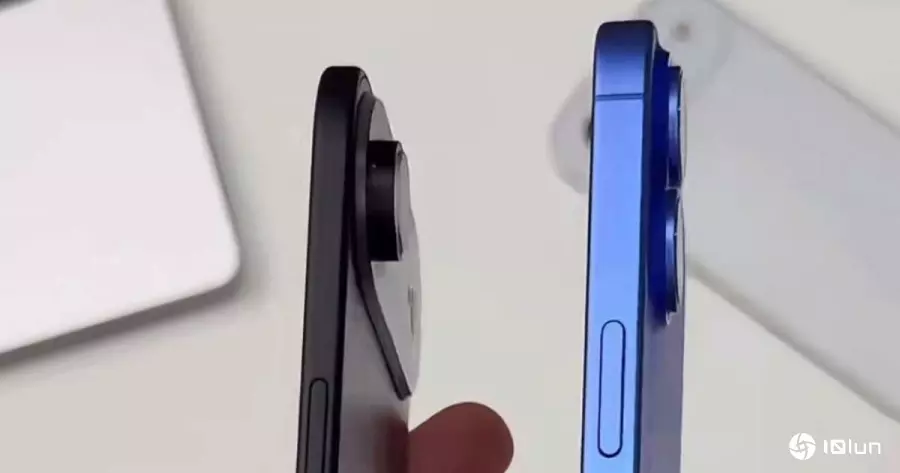 网友秀iPhone 17 Air与16 Plus机身对比差异图，机身薄到极致引关注