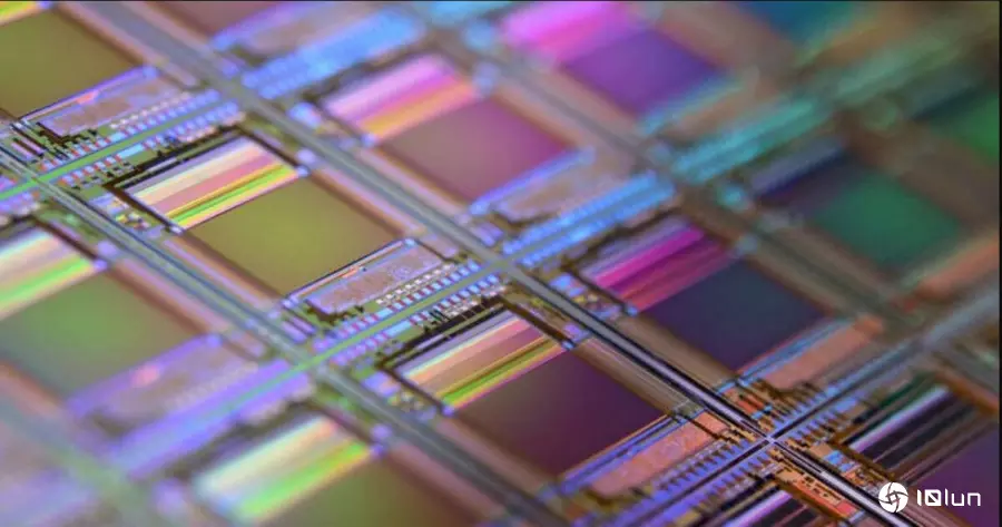 软银携手Intel开发新型AI内存芯片，与现有HBM内存不同、耗电量有望减半