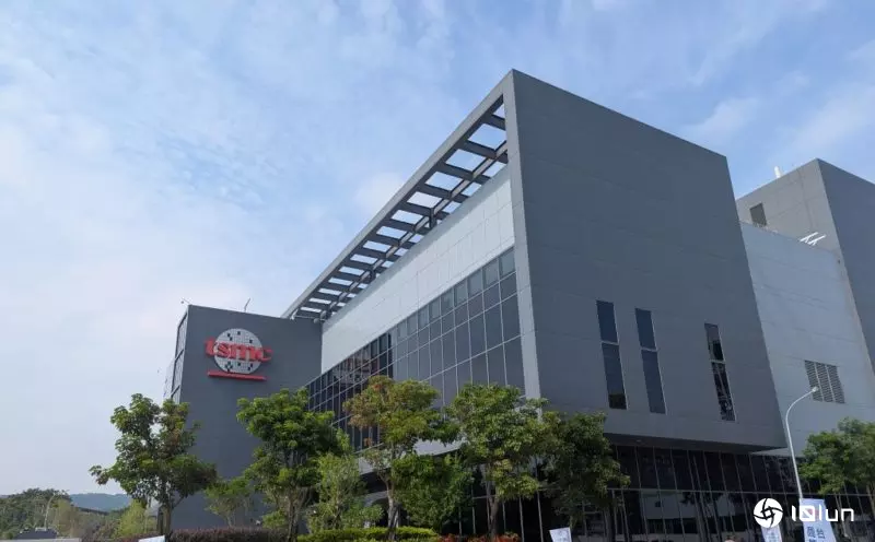 台积电开盘触千元大关，市值拼26兆元