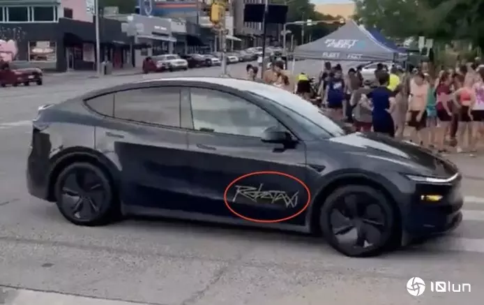 Tesla Robotaxi周末德州启动　前座配“安全监督员”惹质疑