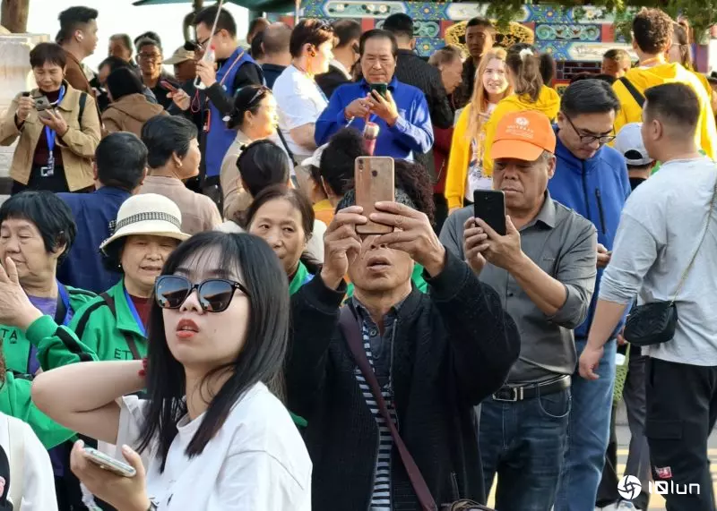 五大关键驱动中国智能手机市场回温，2025上半年有望年增1.4%