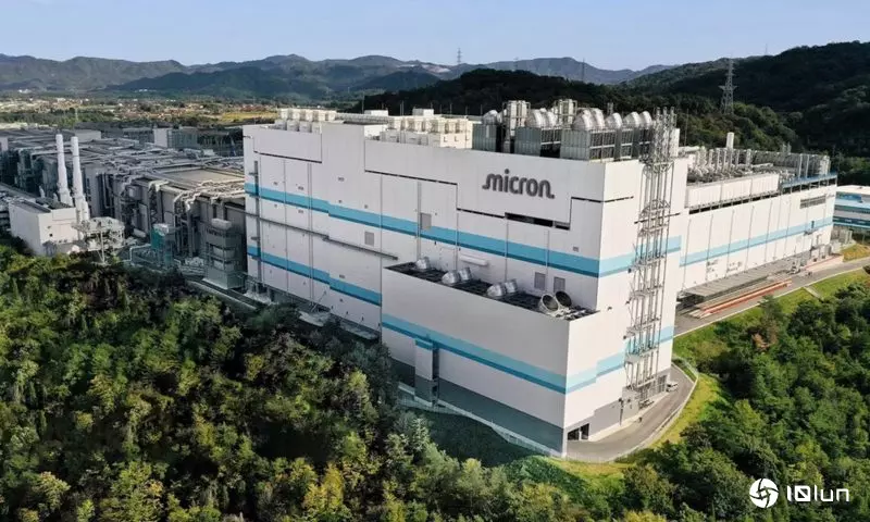 美光介绍1γ节点制程，首度采用EUV技术使性能增加15%，功耗减20%