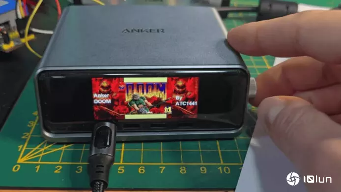 Anker充电器成功运行DOOM　未经结构性改造　本身控制器已足够运行游戏