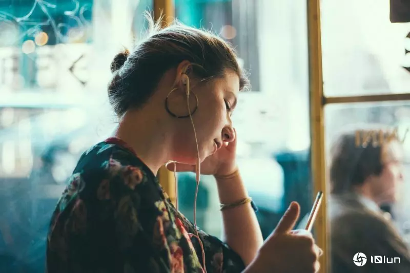 迷人又危险的AI男友，正在改变青少女的恋爱观