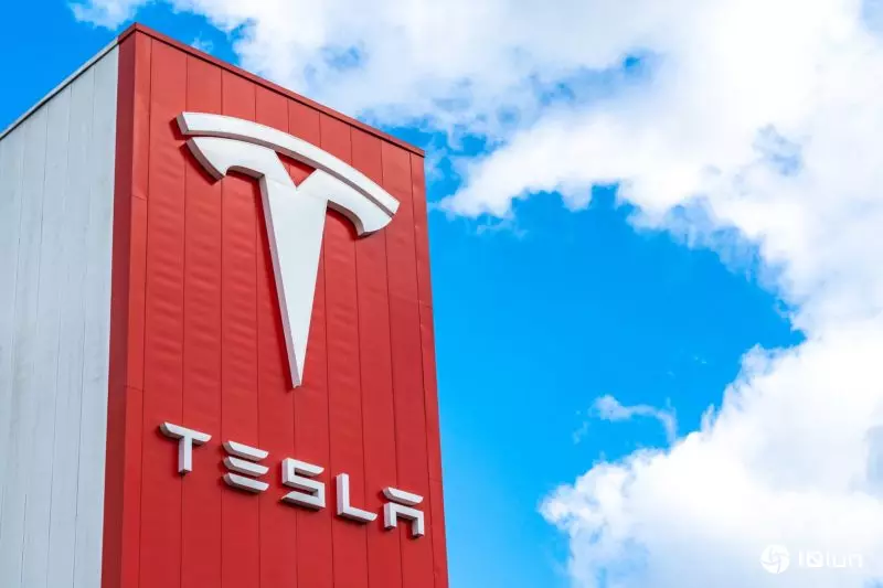 马斯克称新版FSD 9月底推、形象大提升Tesla嗨