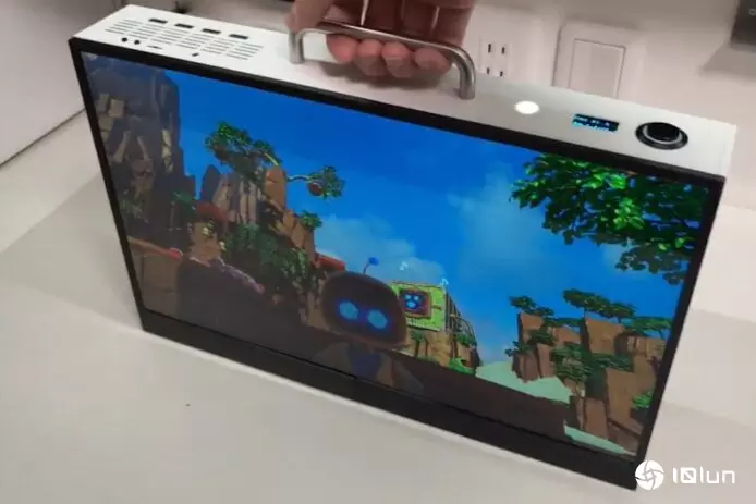 网络用户自制“手提版”PS5　重新拆解焊接内部零件　重量仅2.8公斤比原版轻