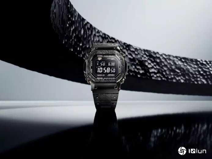 CASIO推日本工艺G-SHOCK　MRG-B5000HT-1限量推出　传统锤起工艺融入方形表款