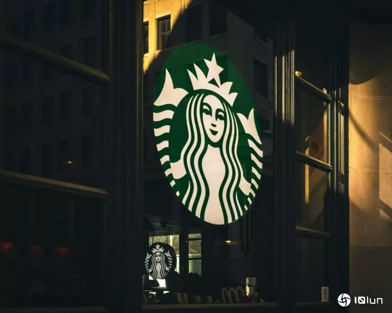 星巴克宣布重整计划，关闭北美数百家门店并再度裁员