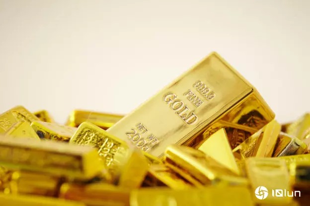 金价飙破每盎司3,600美元，投资者涌向避险资产