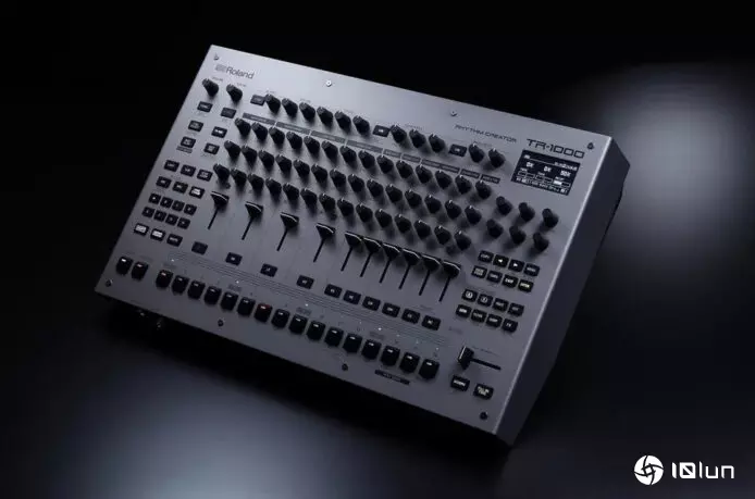 Roland推出TR-1000鼓机　40年来首部全新真模拟电路设备