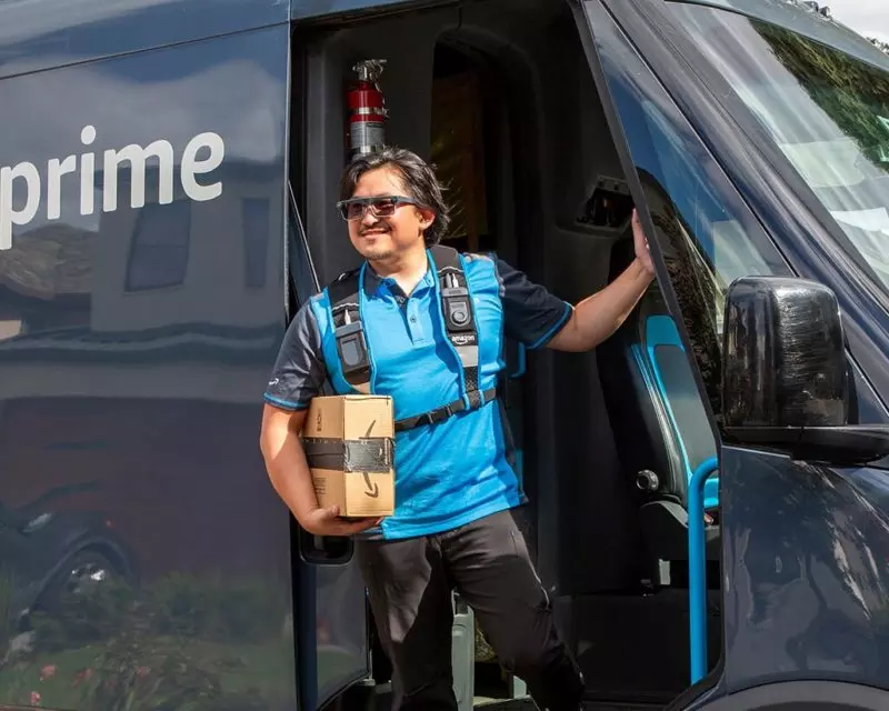 亚马逊推AI智能眼镜，送货效率大革命！司机“一眼搞定”扫描与导航