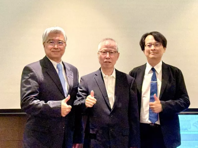 Solar cell应翻为太阳能芯片而非电池！董座洪传献：联合再生规划美国发展