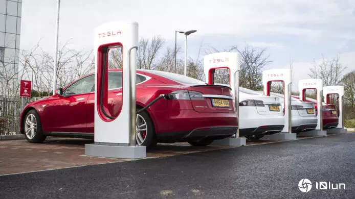 Tesla无驶逛街?  马斯克: 可变分布式超级计算机 集1亿辆车产100GW算力