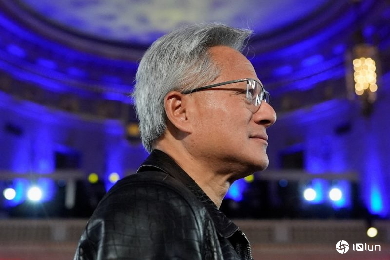 黄仁勋：全力推动AI自动化，员工无需担心失业