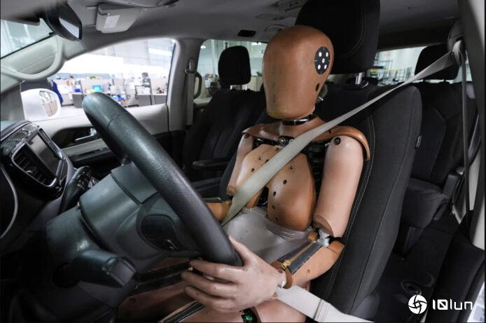 沿用50年男性标准终更新 美国推首款女性撞击测试假人