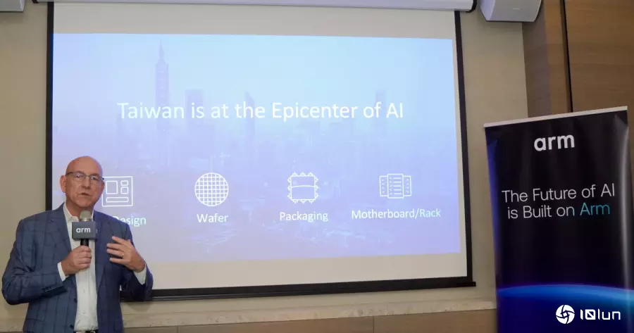 Arm策略暨生态系执行副总裁Drew Henry分享趋势观点，改善运算平台延续“经济摩尔定律”