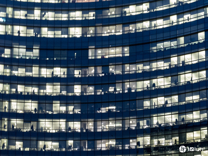 被房贷与债务压垮，美国越来越多人身兼数职