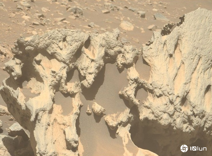 毅力号的“第一次”，火星发现疑似铁镍陨石“Phippsaksla”