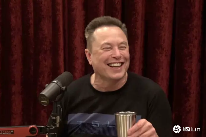 Tesla预告将推出“飞行车”　年底前公开示范但未有详情