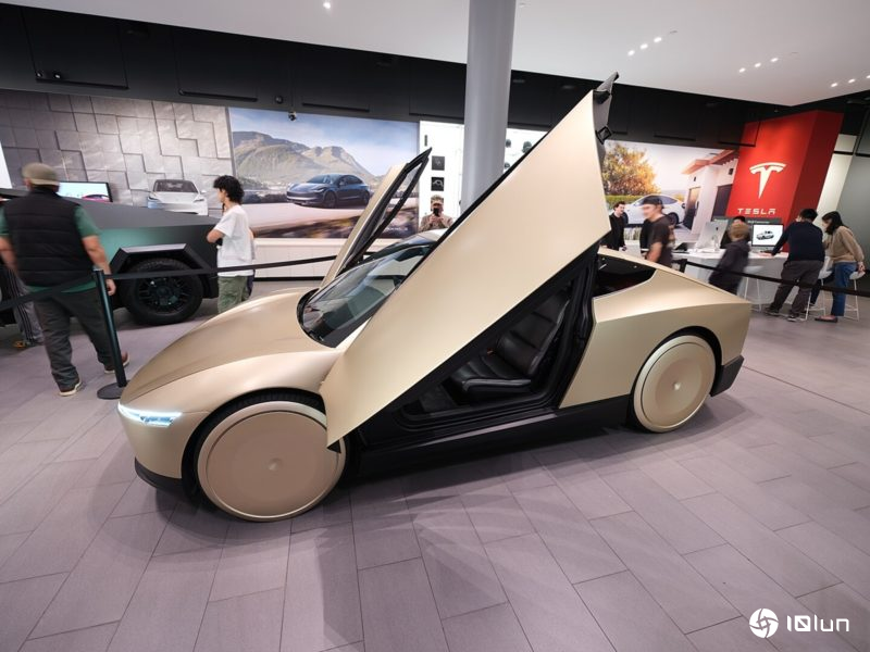 Tesla史高久违近1年 大摩：robotaxi增至百万台