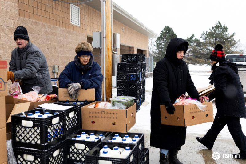 食物银行外大排长龙，民生物价高考验川普支持者耐心