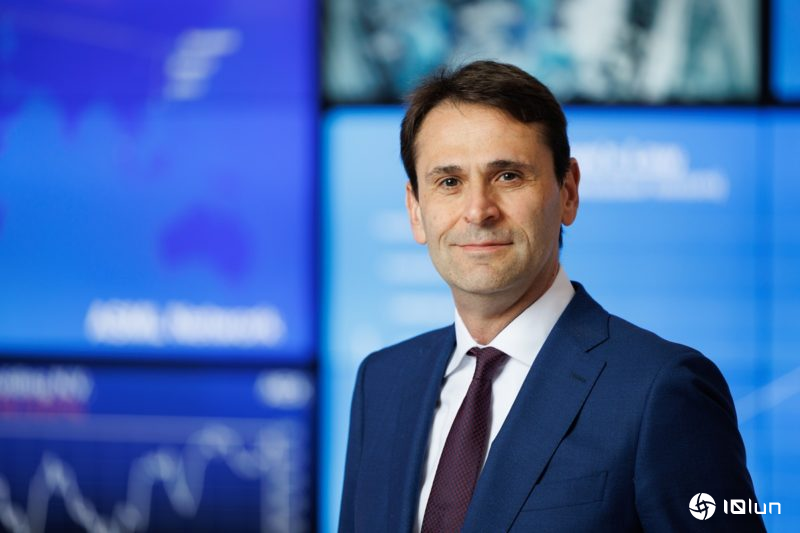 ASML首席执行官：AI投资竞赛加剧，中国不会放弃夺取西方AI技术