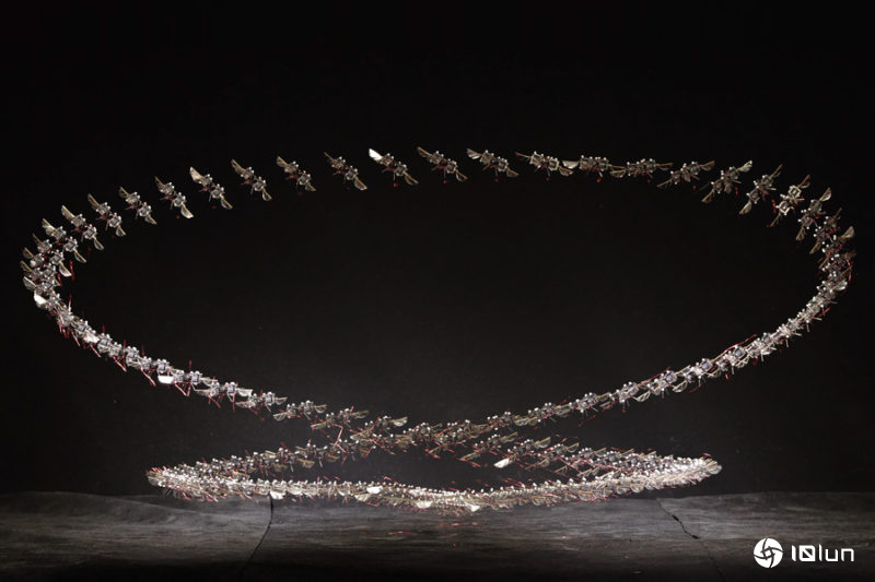 像大黄蜂迅敏飞行的机器昆虫：MIT微型飞行器的新里程碑