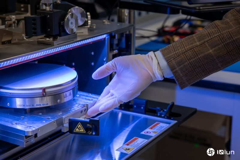 美国首颗单片式3D芯片问世：商业芯片厂实测突破，能效预估提升千倍