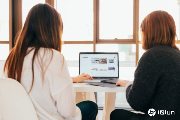 当广告像熟人懂你，AI个性化营销为何成了双刃剑？