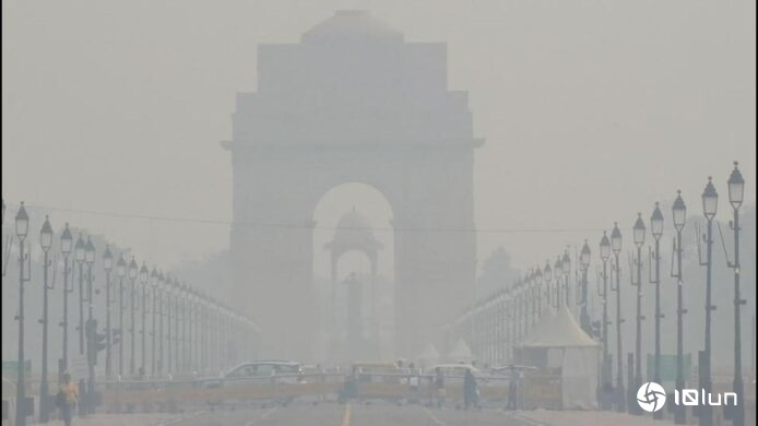 圣诞印度德里雾霾锁城PM2.5超标15至20倍 流浪动物集体咳嗽