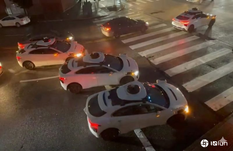 Waymo无人车没有红绿灯就停摆，那特斯拉Robotaxi呢？