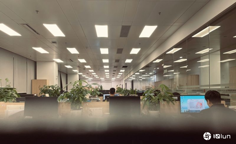 获利创高、就业低迷将是常态，专家：企业早就学会不用人生产