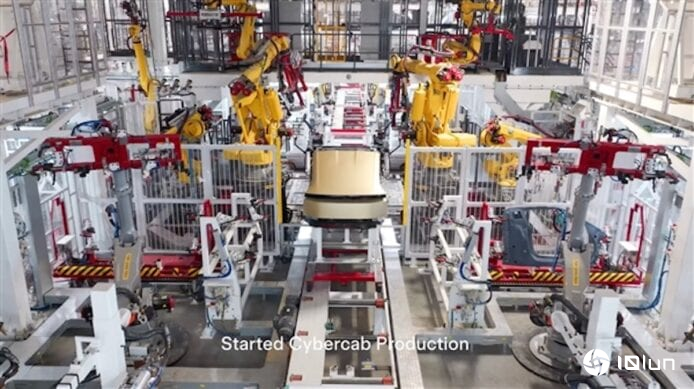 Elon Musk透露Tesla CyberCab明年4月量产 无方向盘、无脚踏无人出租车