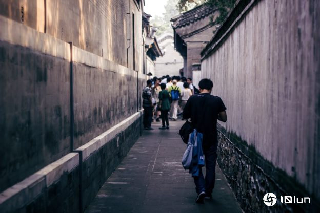 低欲望、有手机就好，中国“鼠族”年轻人重塑经济模式